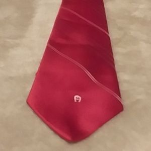 Etienne Aigner mens tie
